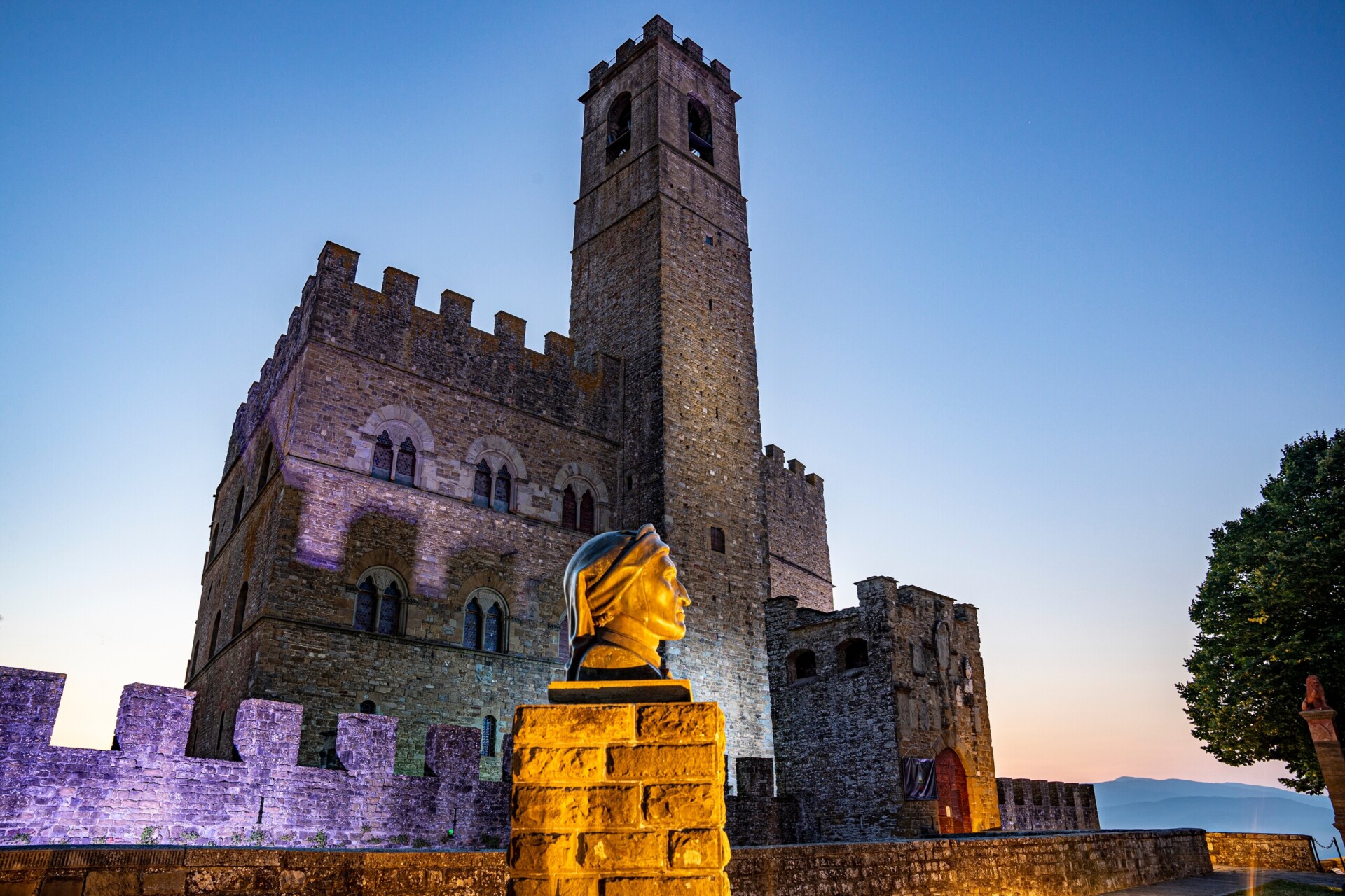 The castle of the Guidi Counts and the monument to Dante Alighieri